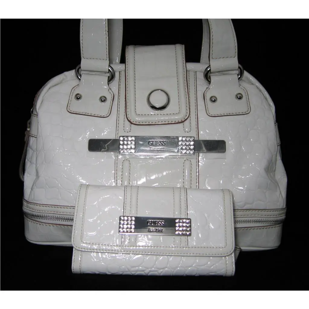 Daisy Shine Doctor Bag Purse Satchel Wallet White by Guess