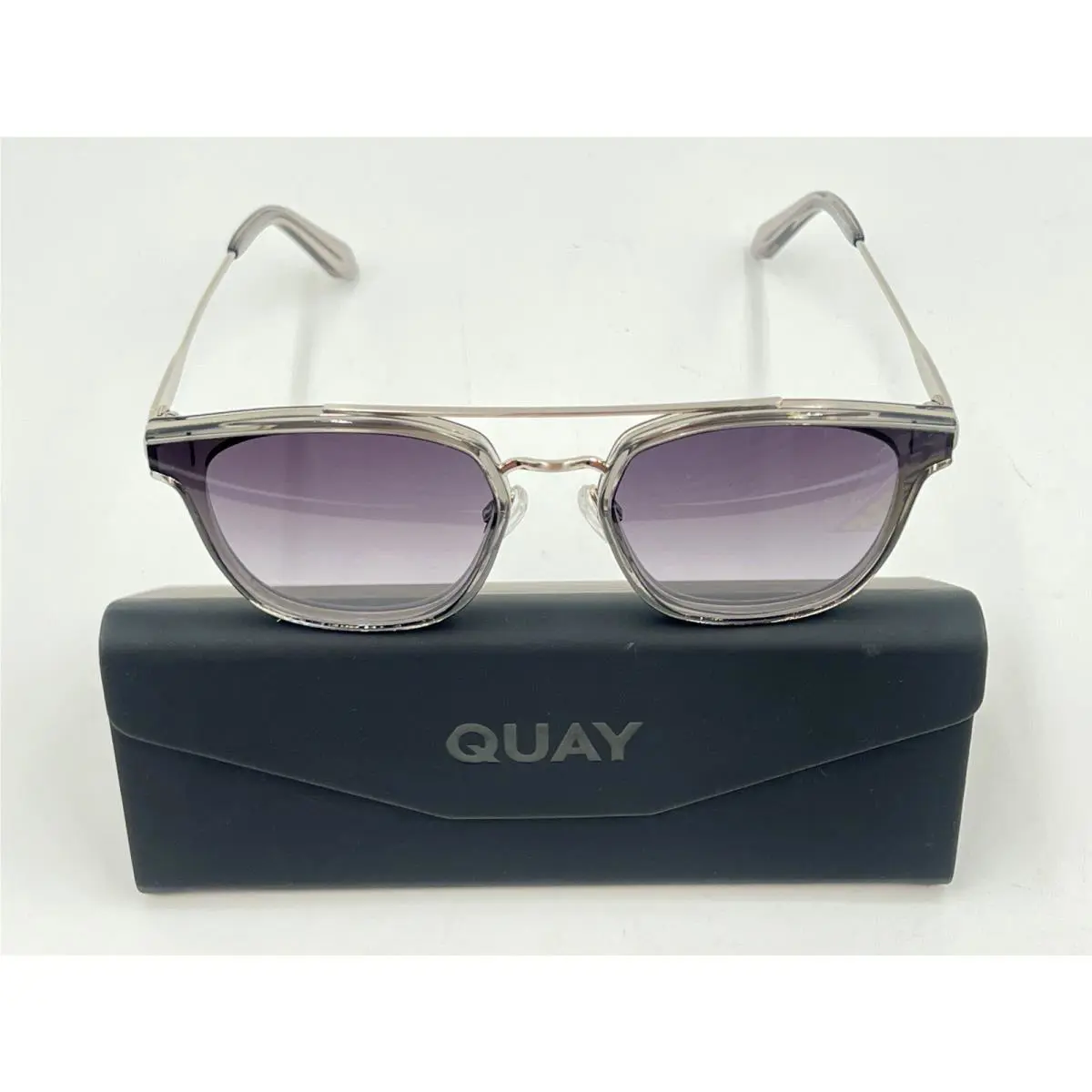 Quay Australia Getaway Smoke Lens Sunglasses Gray Frame 75511 Unisex