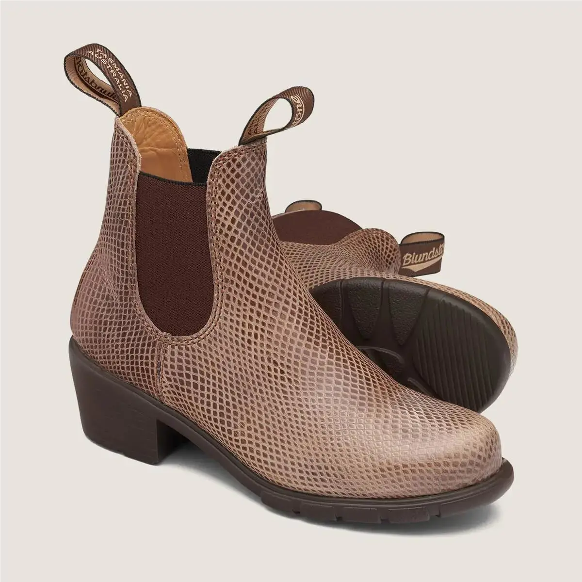 Blundstone shoes - Women`s Heeled (Feminine Toe) - Heeled Feminine Toe - 1672-Antique Taupe Supple Leather, Manufacturer: several colors 57