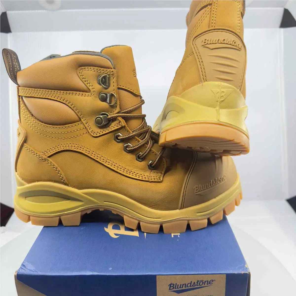 Blundstone shoes - Yellow 2