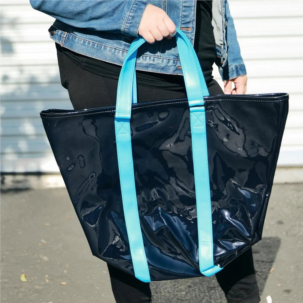 Marc by Marc Jacobs Liquid Travel Reversible Large Beach Tote Black Blue by Marc By Marc Jacobs