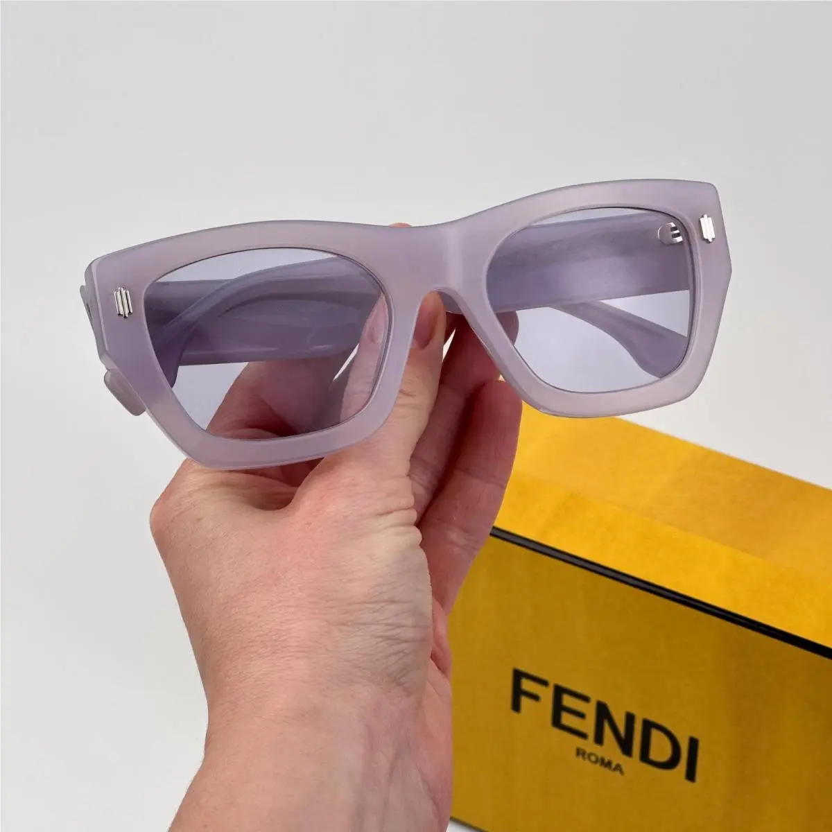 Women Sunglasses Square Violet Lilac FE40100I 81Y by Fendi