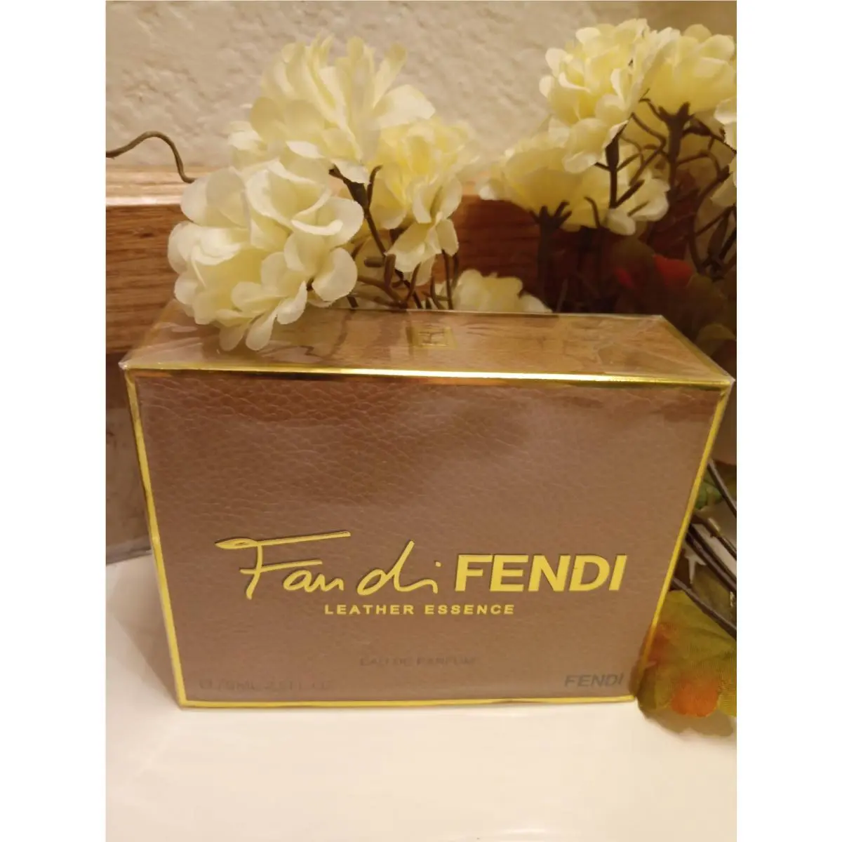 Fan di Fendi Leather Essence Rare Eau de Parfum LG 2.5 Fl.oz. Women Box