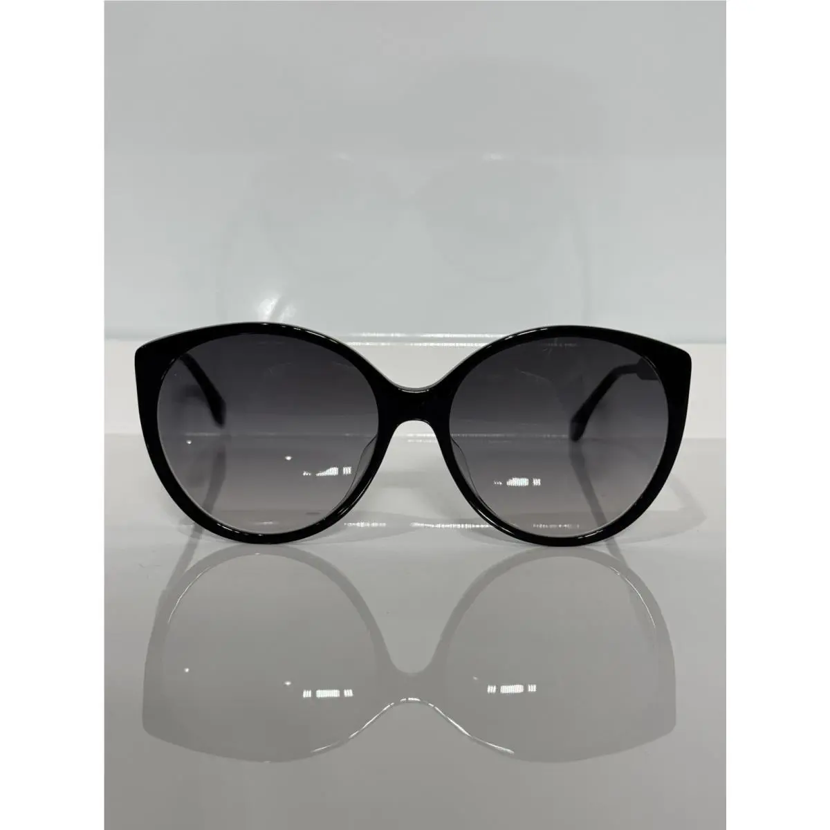 Fendi FE40029U 01B Black Round Bubble Gradient Tinted Sunglasses 59mm