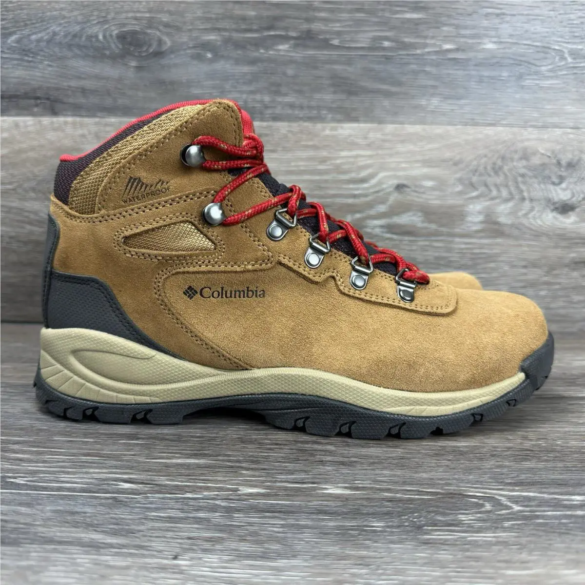 Columbia Boots Women Size 9.5 Newton Ridge Plus Waterproof Amped Hiking Outdoor