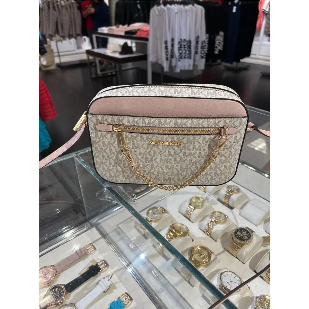 Michael Kors  bag  - Michael Kors Jet Set Travel - 35F3GTTC9L - Variant: Vanilla, Handle/Strap: Black, Hardware: Gold