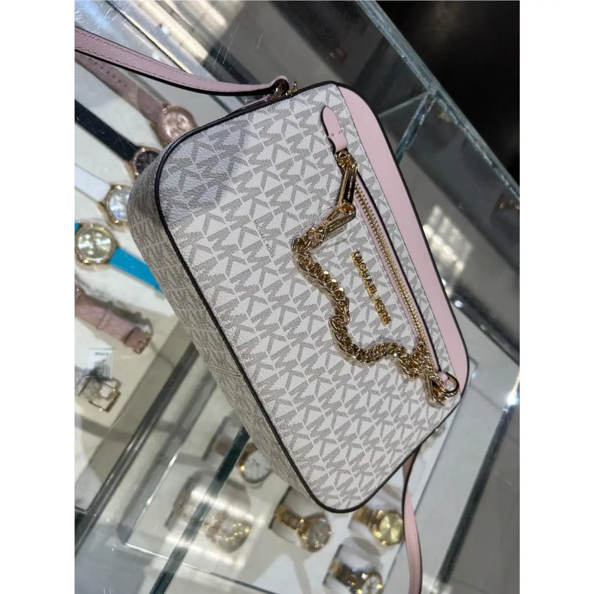 Michael Kors  bag  - Michael Kors Jet Set Travel - 35F3GTTC9L - Variant: Vanilla, Handle/Strap: Black, Hardware: Gold
