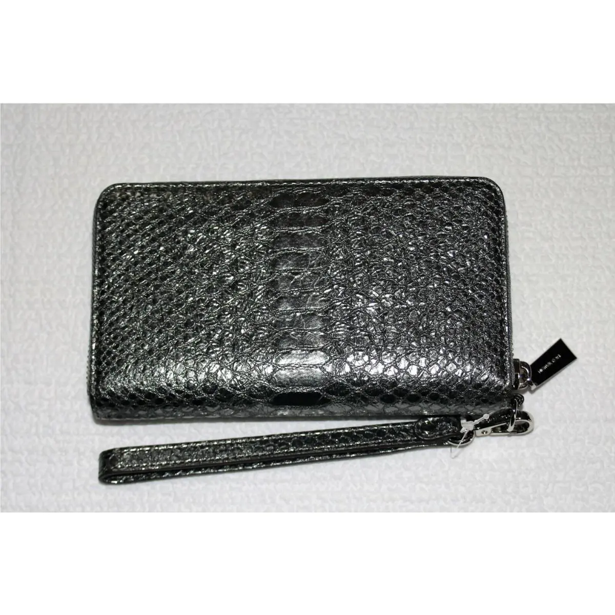 Michael Kors Large Flat Leather Multi Function Phone Case - Pewter