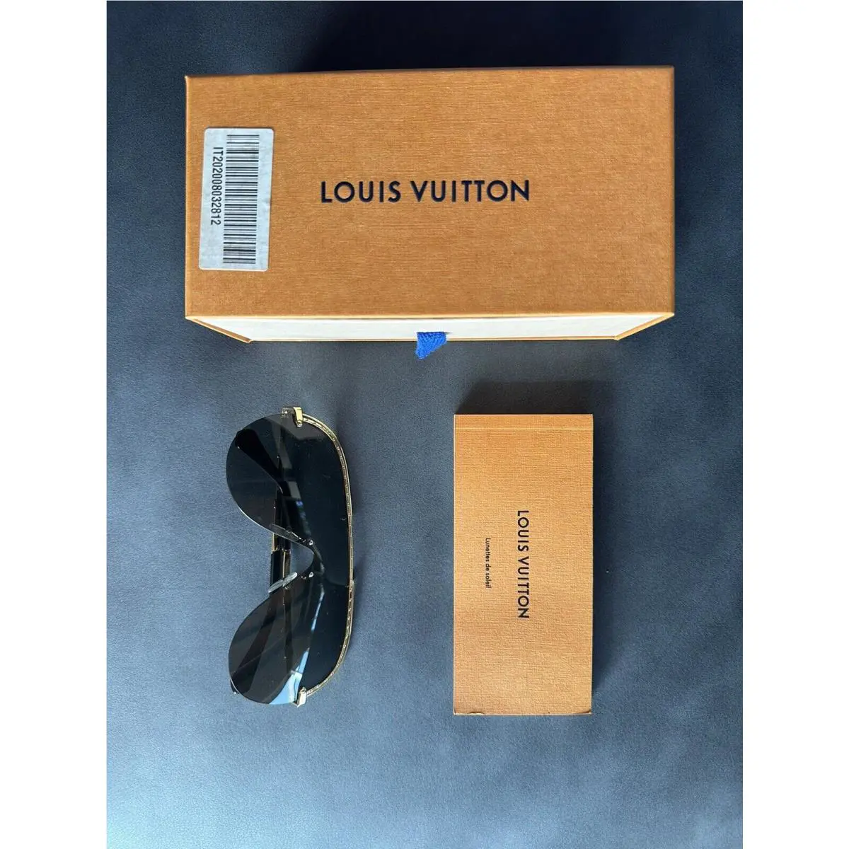 Louis Vuitton Gone Girl W Women`s Gold Shield Sunglasses Z1230W