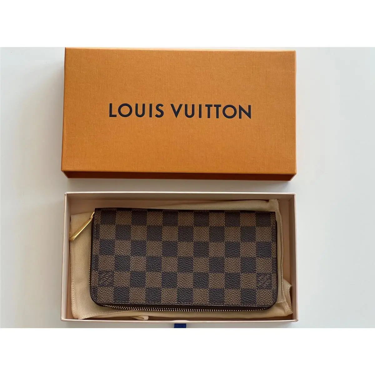 Louis Vuitton Damier Zippy Wallet N60046