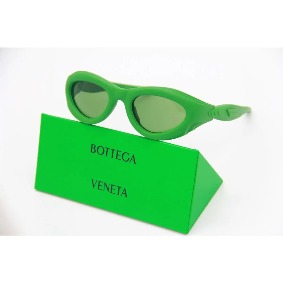 BV1162S 002 Bottega Veneta Green Unisex Sunglasses