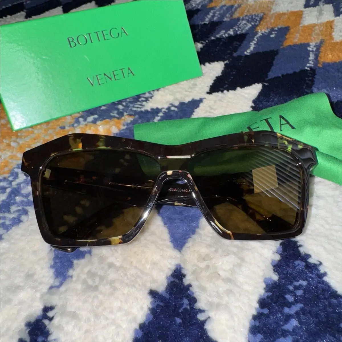 Bottega Veneta Brown BV1093S Minimalist Cat Eye Sunglasses