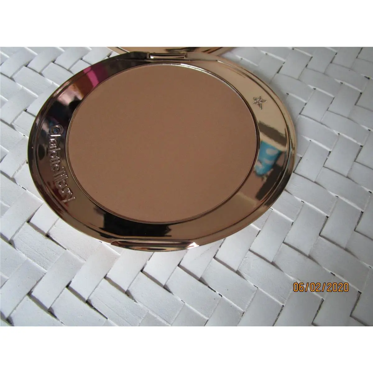 Airbrush Bronzer Pick 1 Shade Medium by Charlotte Tilbury