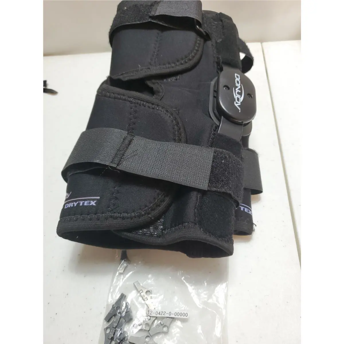 DonJoy  - DonJoy Deluxe Hinged Knee - Deluxe Hinged Knee - Black (UPC: 888912058797) 8