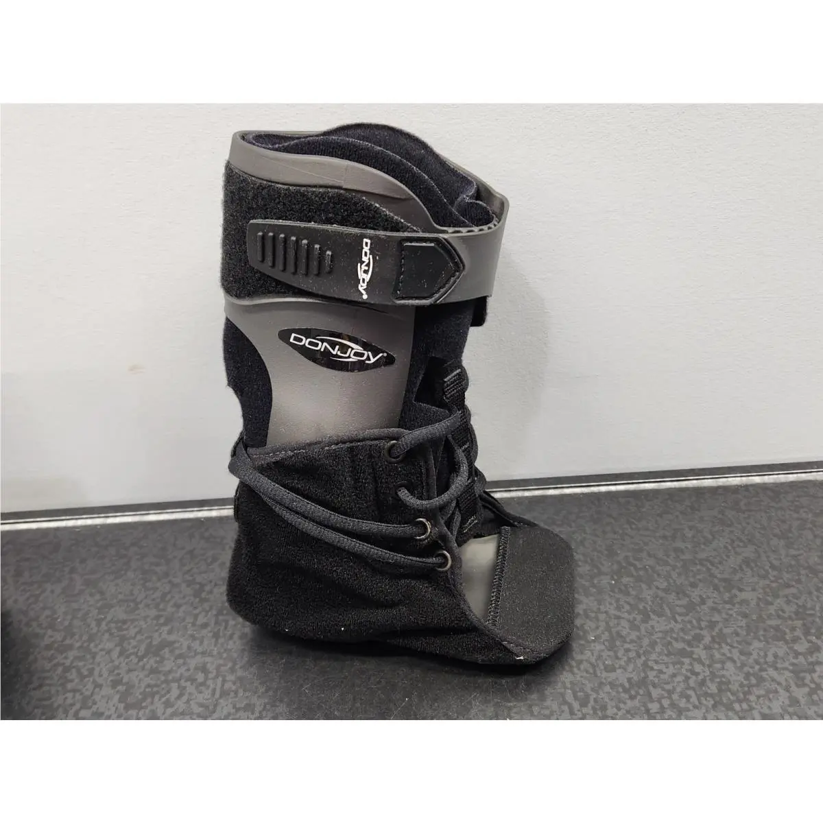 DonJoy  - Ankle Brace - Ankle Brace - 11-1498-3-06000 - Black 2