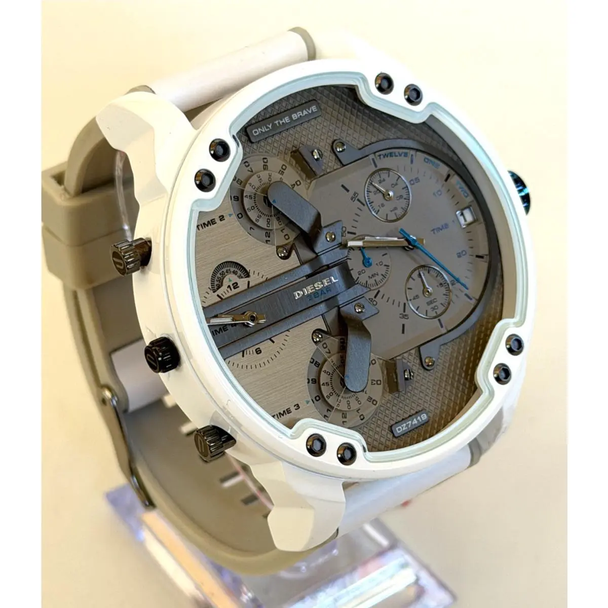 DZ7419 Men`s Mr. Daddy 2.0 Chronograph White/gray Leather Watch by Diesel