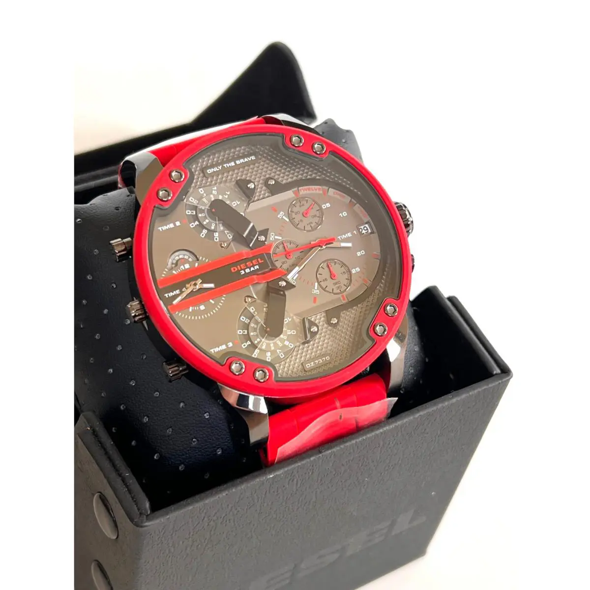 Diesel Mr. Daddy DZ7370 Red Case/red Silicone Strap Men`s Watch Bnwt/box