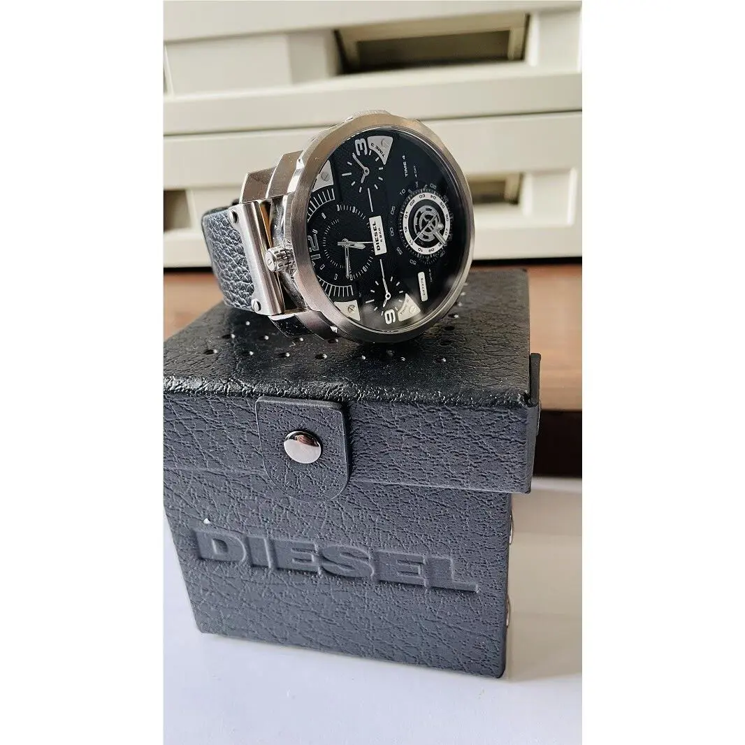 Diesel DZ7379 Men`s Machinus 4 Timezone Oversize Black Dial Black Leather Strap