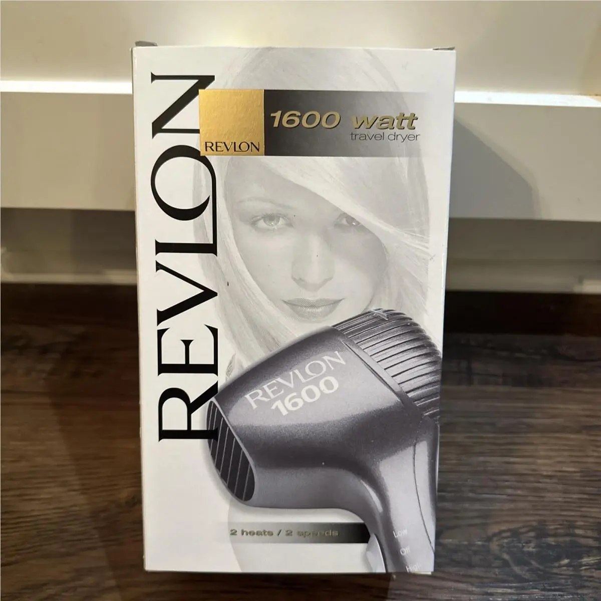 Revlon RV417 Compact Travel Dryer / Styler 1600 W / Worldwide Dual Voltage
