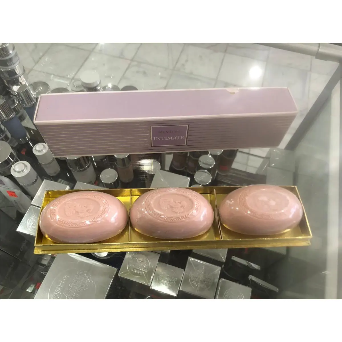 Revlon Intimate 3 Soaps. 95 g Each