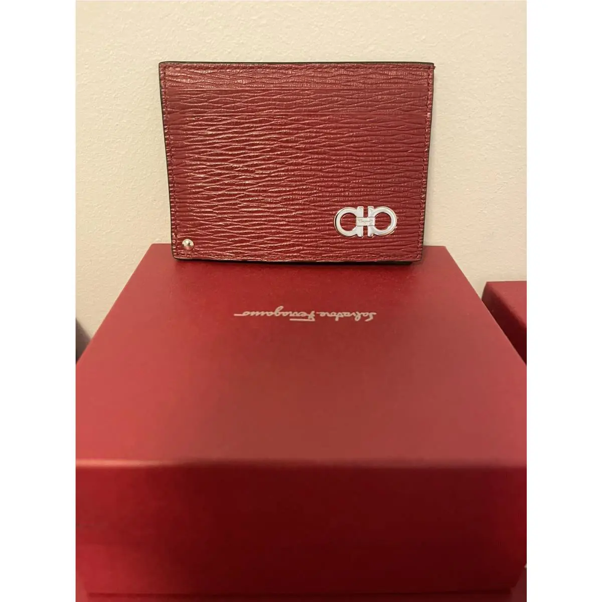 Salvatore Ferragamo Revival Men ID Pullout Holder Leather Red
