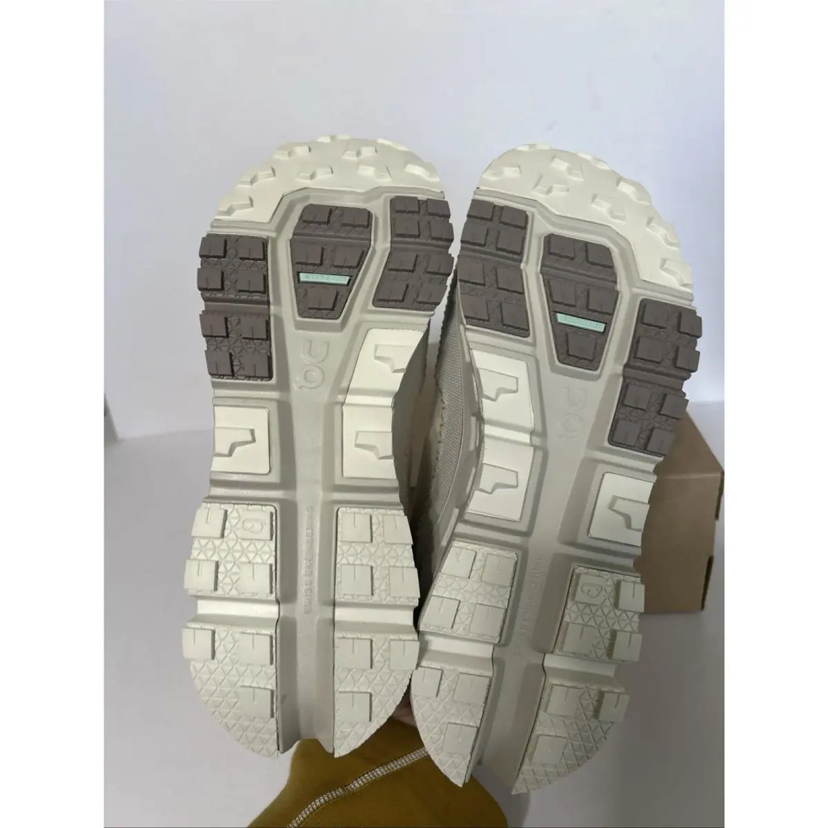On-Running shoes - On Cloudaway 2 - Cloudaway - 3WE30082675 - Ivory 3