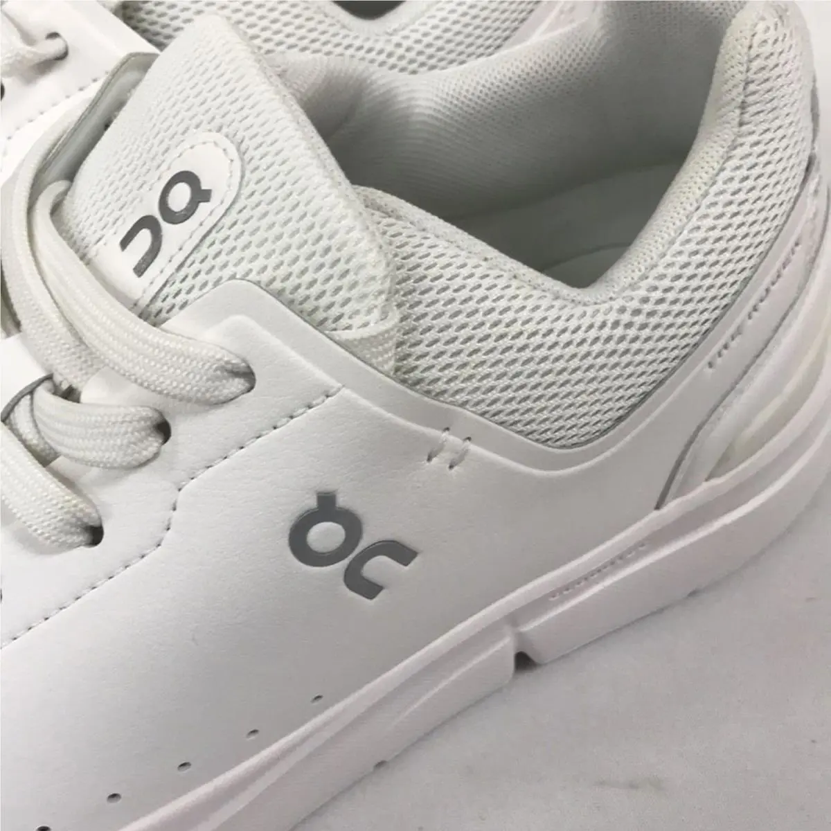 On-Running shoes - White 1