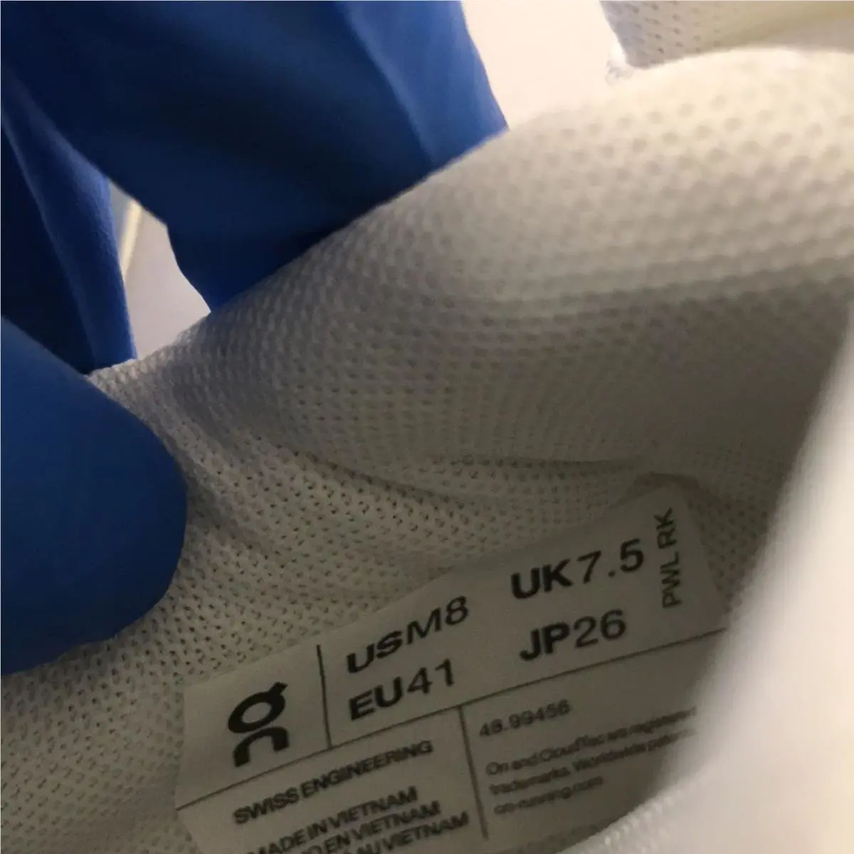 On-Running shoes - White 3