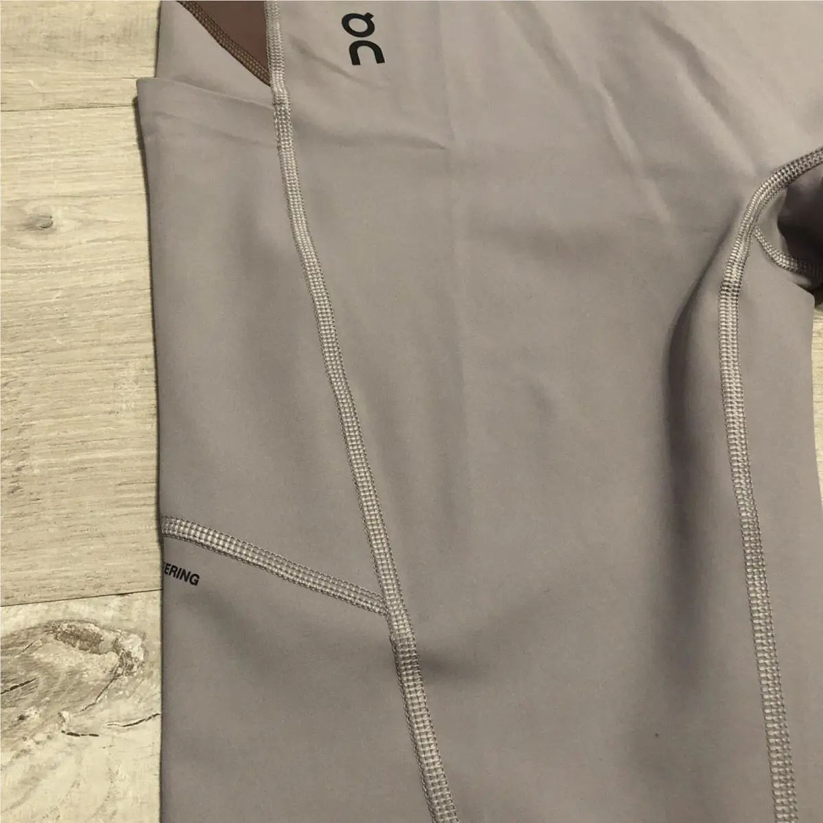 On-Running clothing - Beige 1