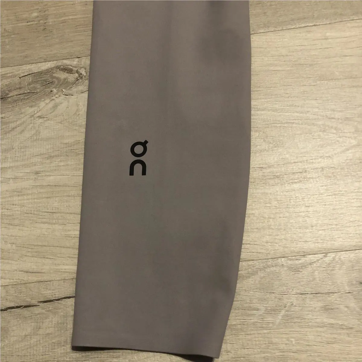 On-Running clothing - Beige 3