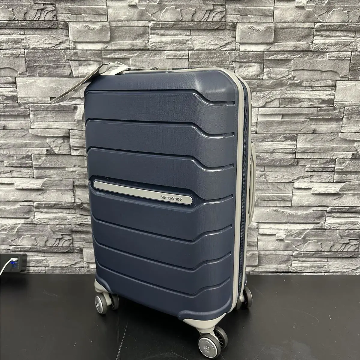 Samsonite Freeform Hardside 21-Inch Spinner 78255-1596