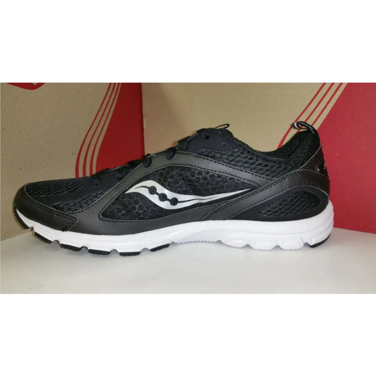 Saucony shoes - Black White 2