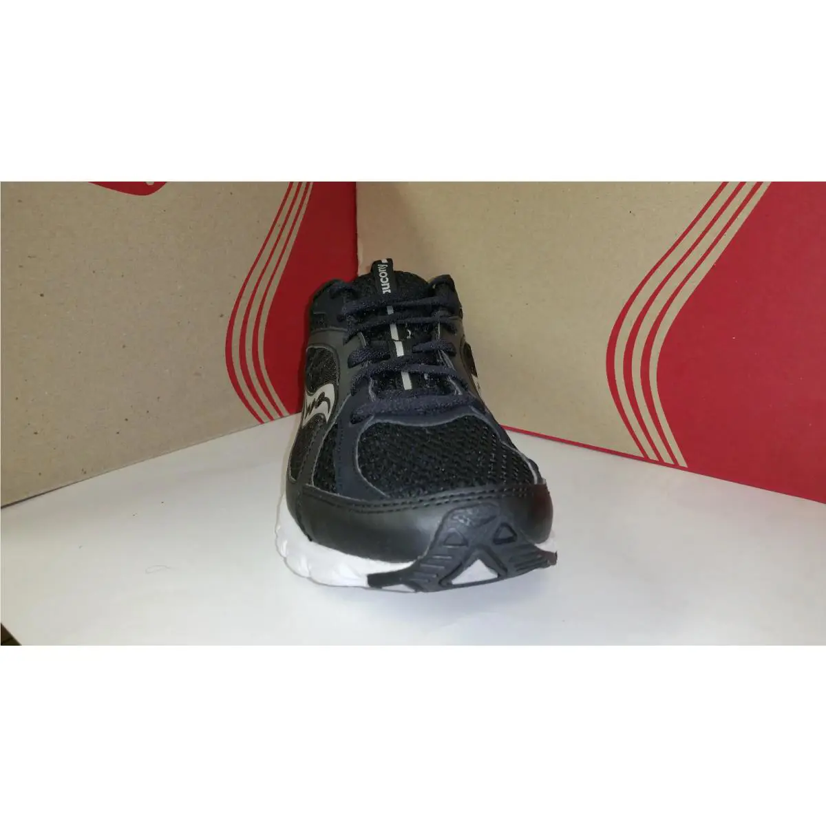 Saucony shoes - Black White 3