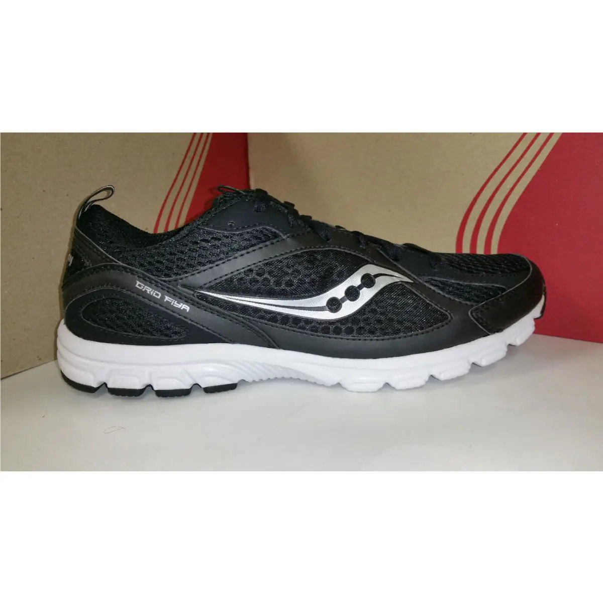 Saucony shoes - Black White 7