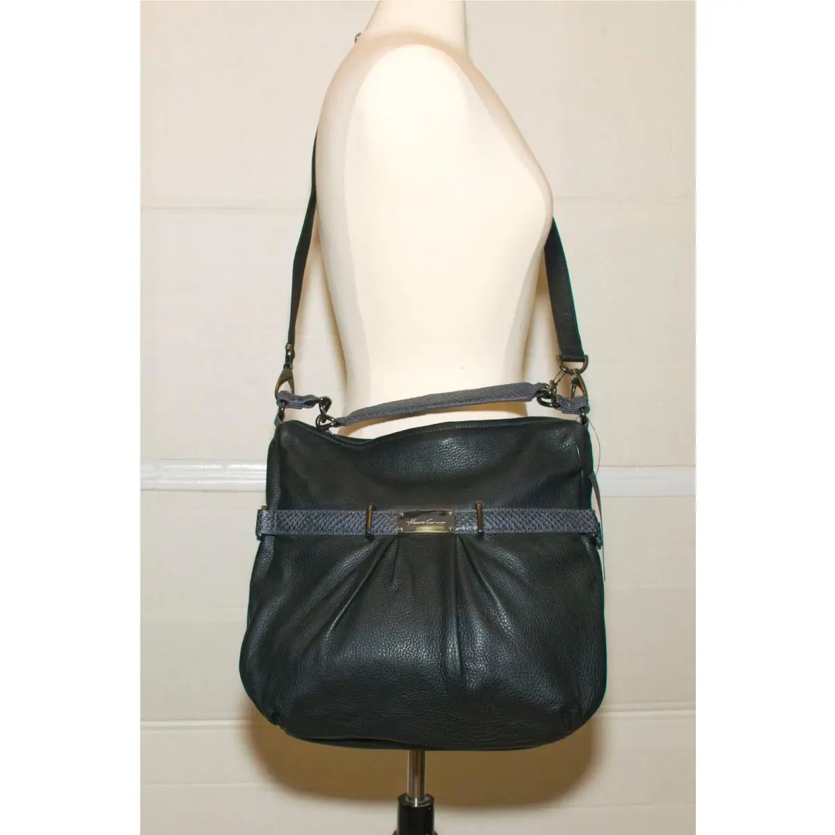 Kenneth Cole York Black Pebbled Leather Hobo Purse Shoulder Bag Handbag