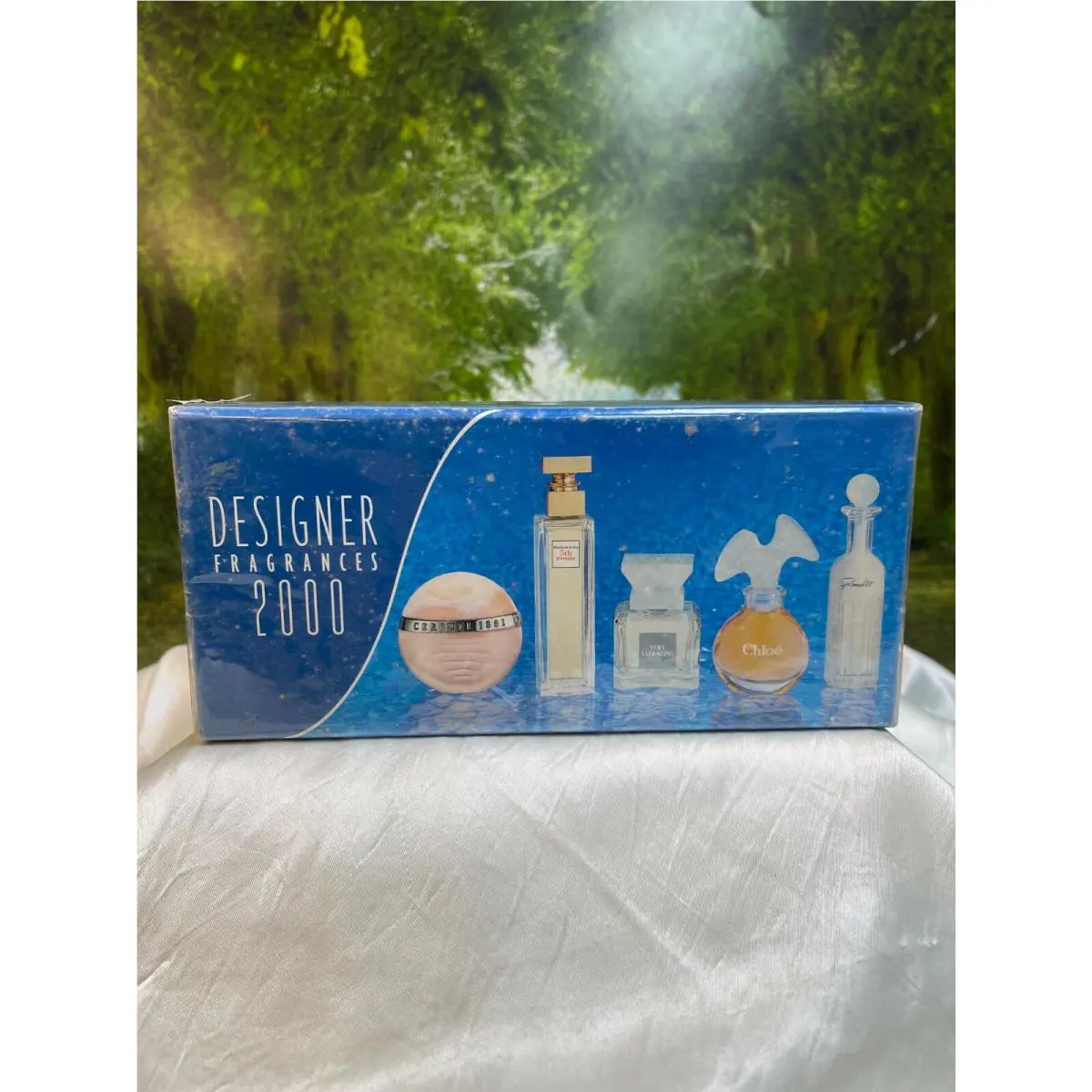 Chloé Designer Fragrances 2000 5 Piece Mini Set and Company