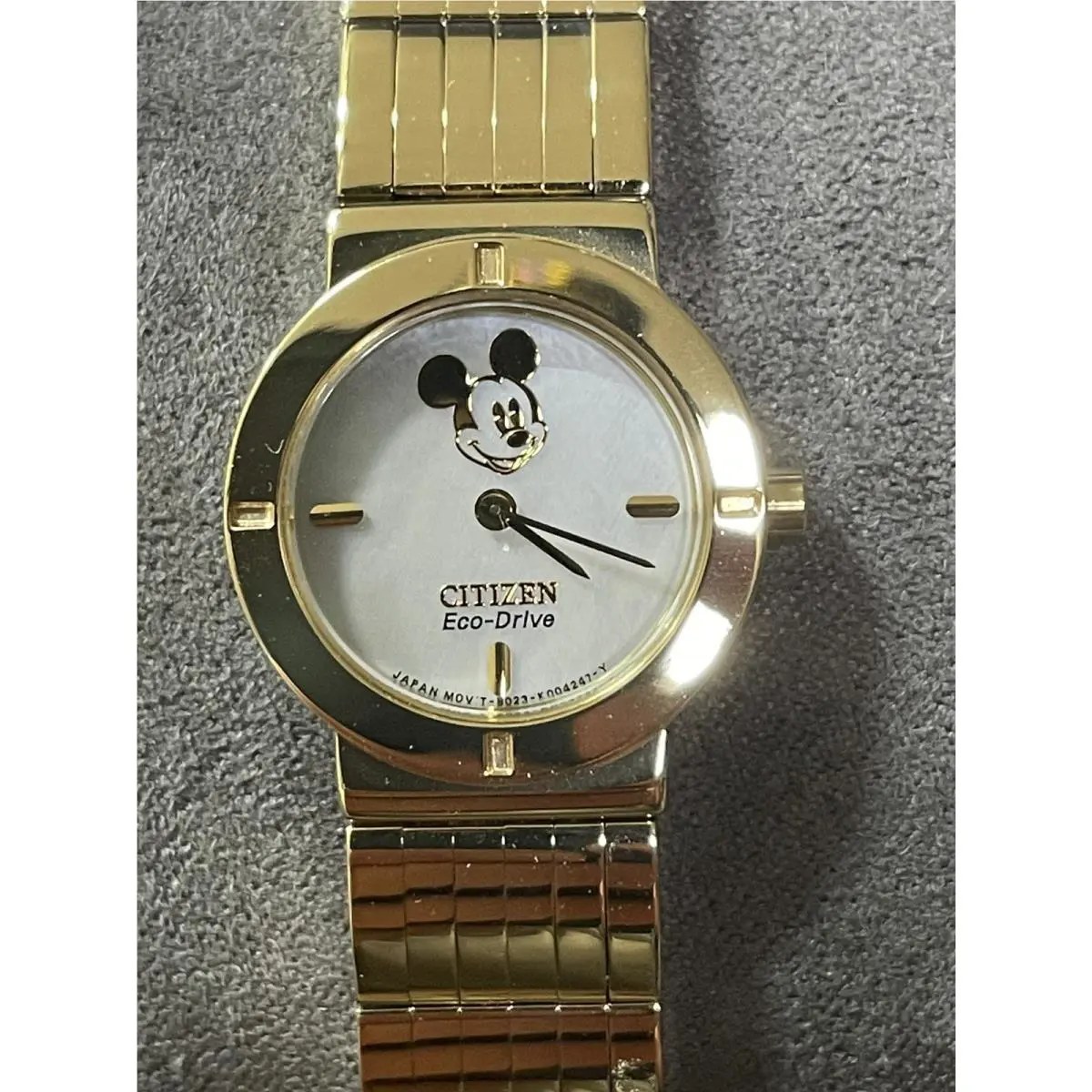 Citizen Eco-drive Walt Disney Signature Mickey Mouse Women`s Quartz Watch 351281