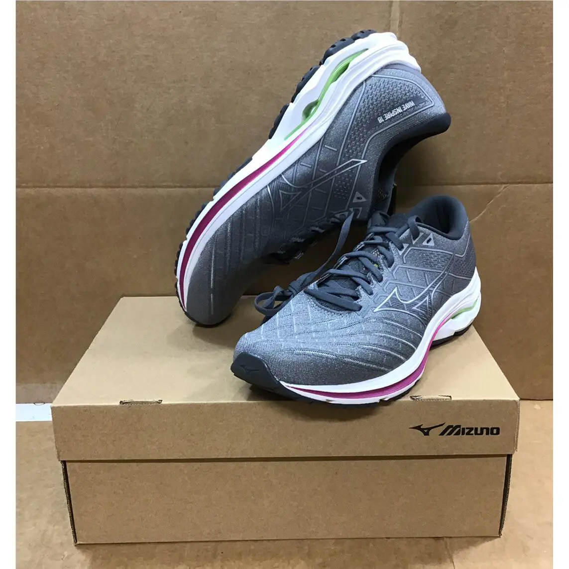 Mizuno shoes - Mizuno Wave Inspire 18 - Wave Inspire - Ultimate Grey/Silver, Manufacturer: Ultimate Grey/Silver 6