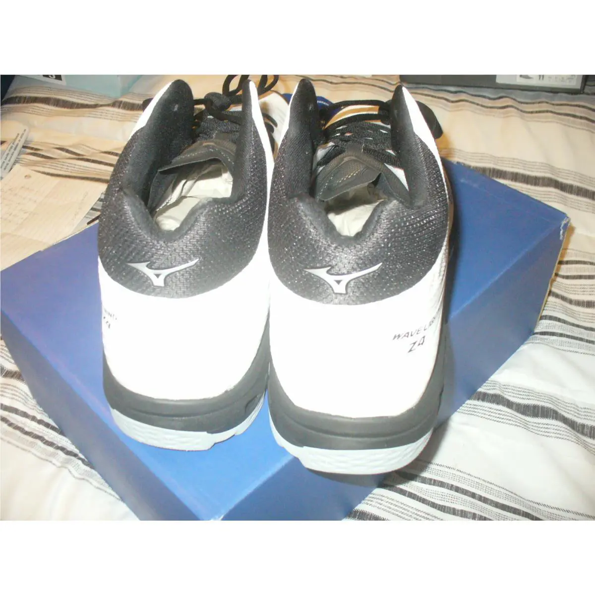 Mizuno shoes - Wave Lightning Z4 - Wave Lightning - MWLZM64646641910 - White-Black 5