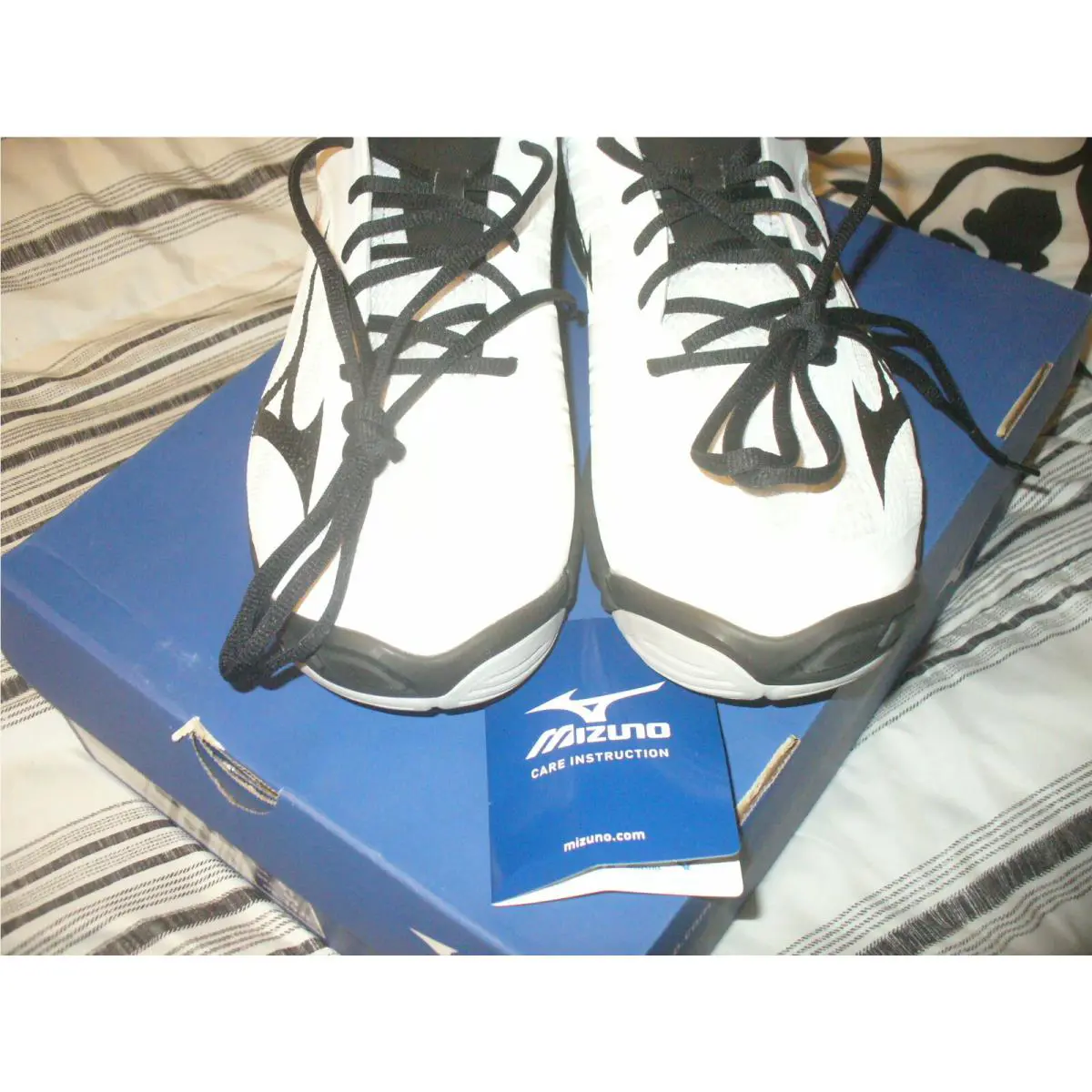 Mizuno shoes - Wave Lightning Z4 - Wave Lightning - MWLZM64646641910 - White-Black 1