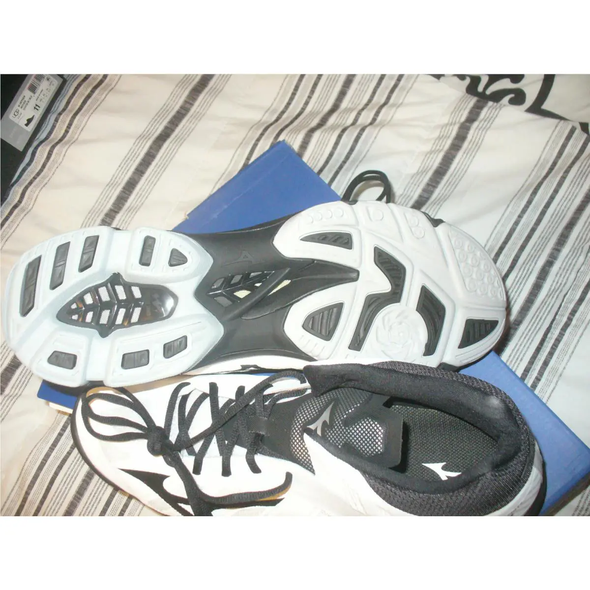 Mizuno shoes - Wave Lightning Z4 - Wave Lightning - MWLZM64646641910 - White-Black 10