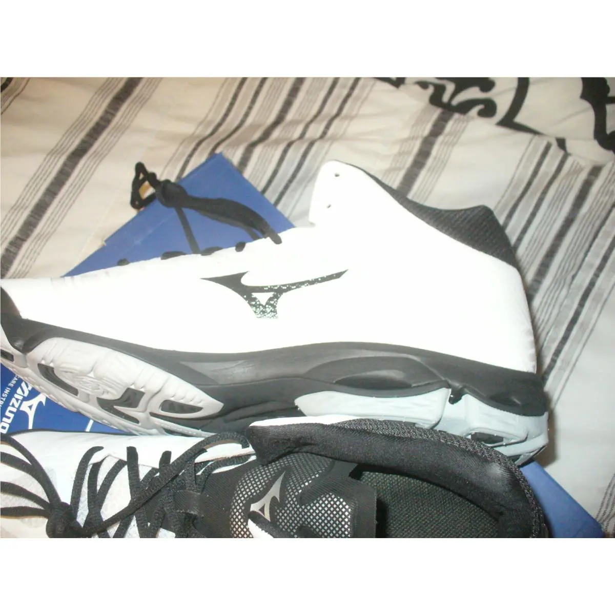 Mizuno shoes - Wave Lightning Z4 - Wave Lightning - MWLZM64646641910 - White-Black 18