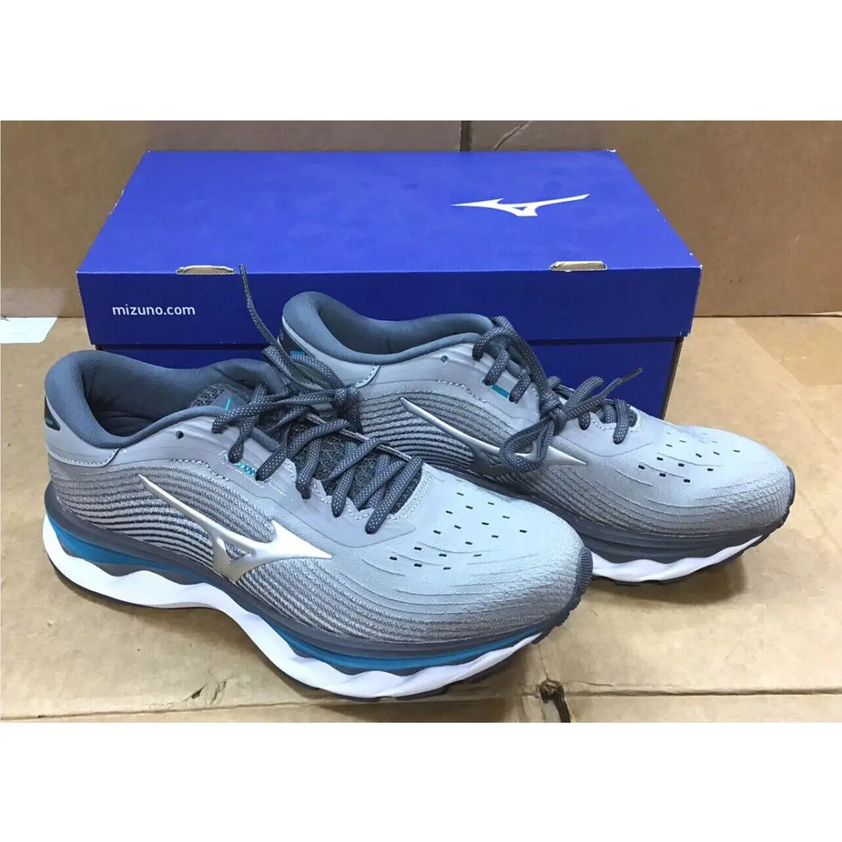 Mizuno shoes - Mizuno Wave Sky - Wave Sky - 411330 - Gray 1