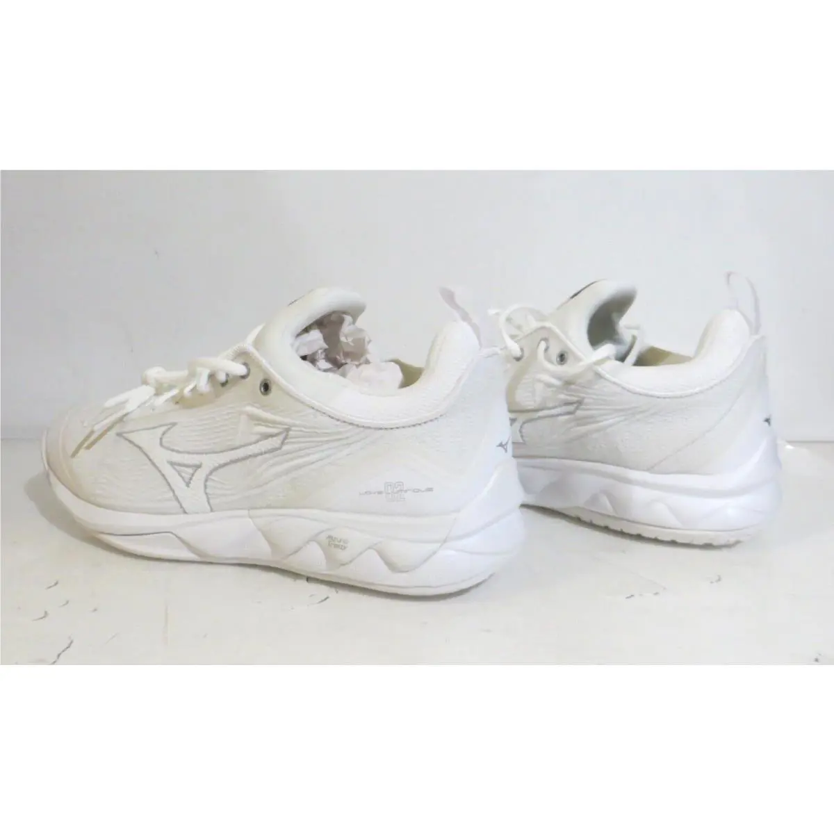 Mizuno shoes - White (UPC: 889961460340) 1