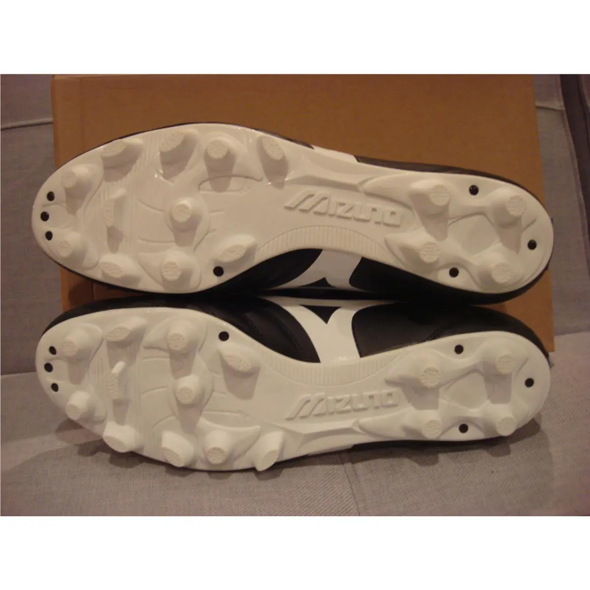 Mizuno shoes - Black (UPC: 5051686748972) 8