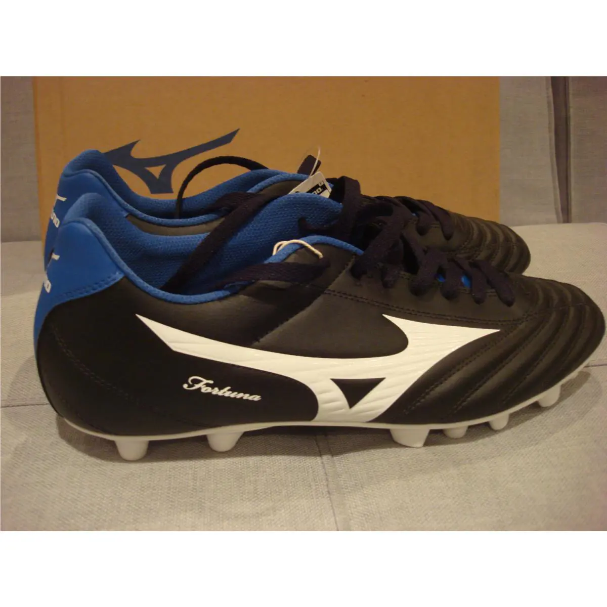 Mizuno shoes - Black (UPC: 5051686748972) 1