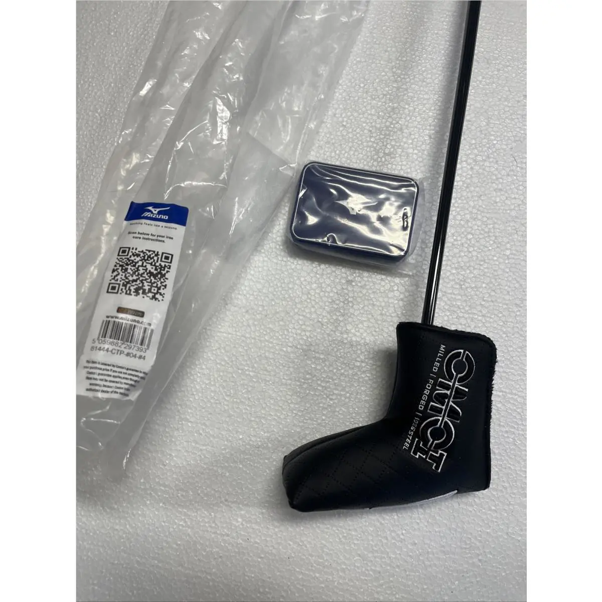 Mizuno Omoi White Satin Right Handed 04 34 Golf Club Putter with Weight Kit