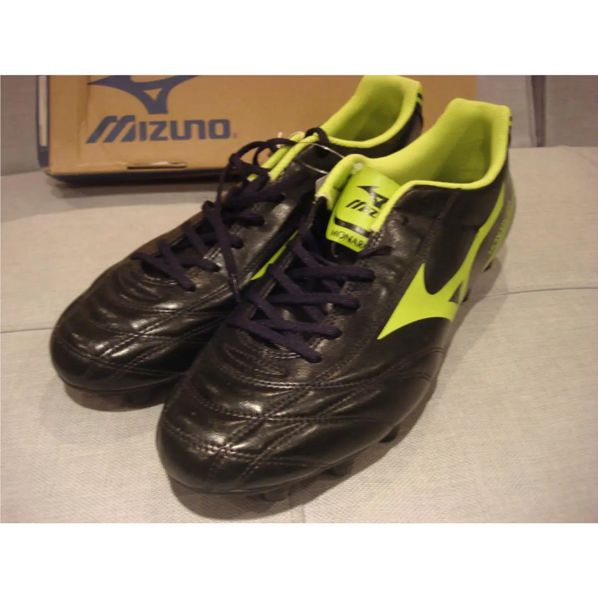 Mizuno shoes - Black / Lime (UPC: 5051686869653) 6