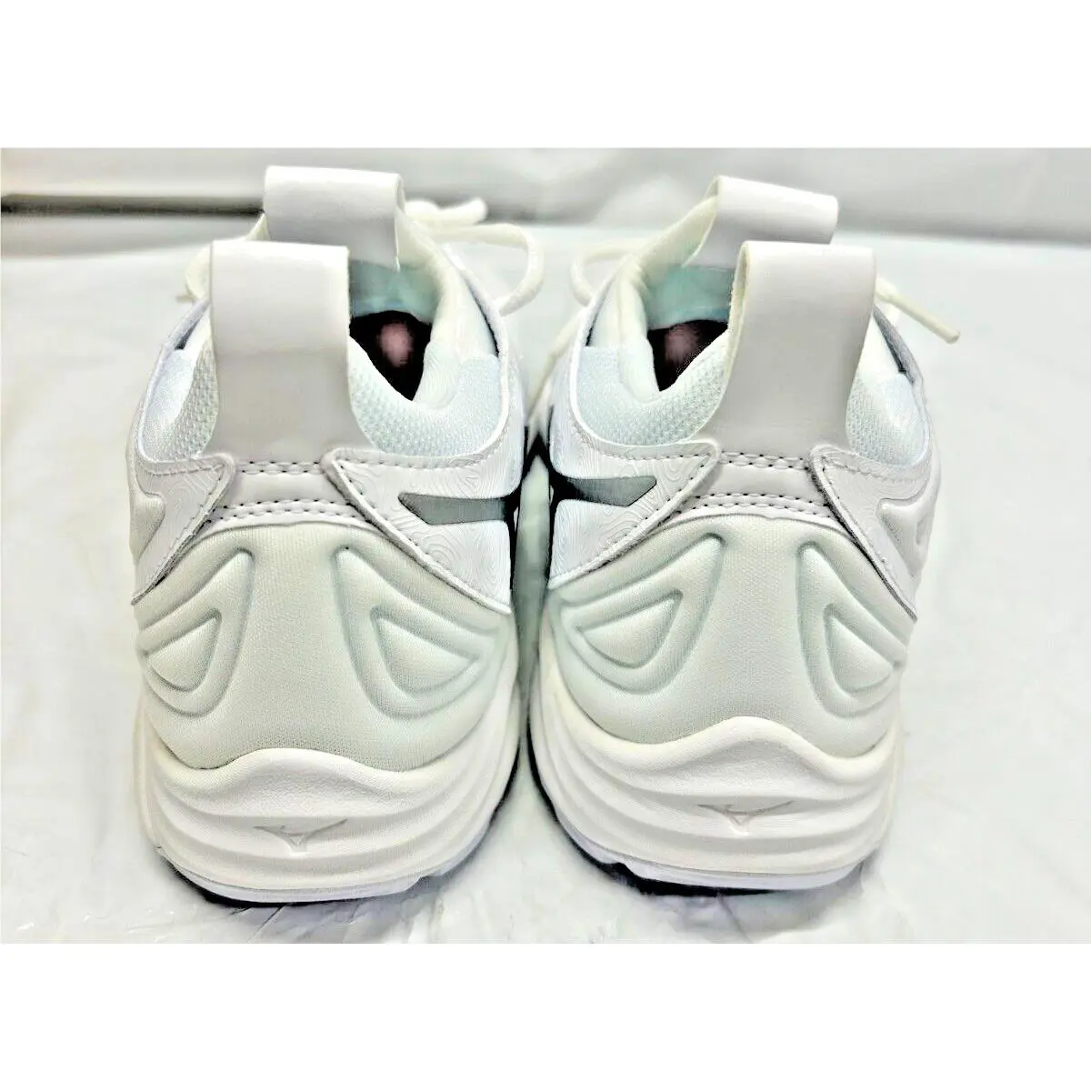 Mizuno shoes - White (UPC: 889961648908) 5