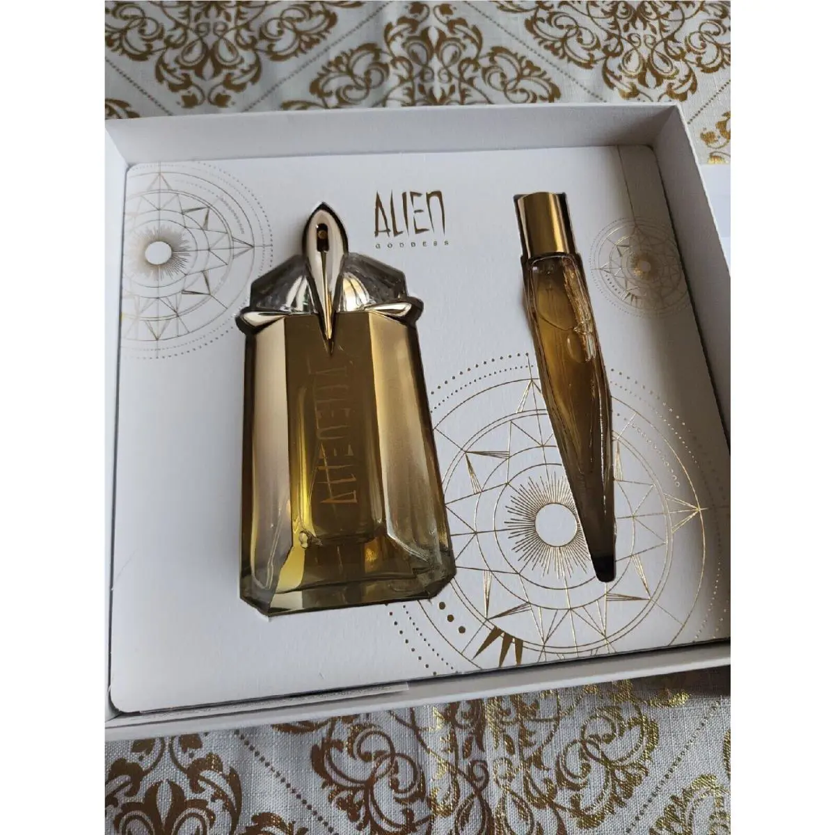 Alien Goddess Edp Eau de Parfum 2oz + Travel Spray Gift Set by Mugler